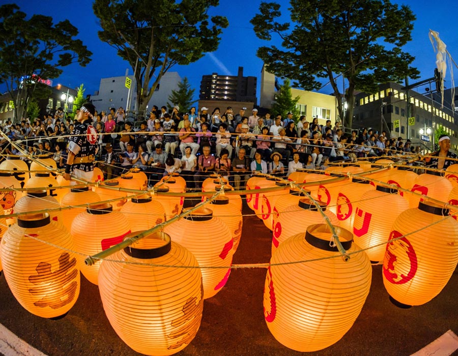 2025年 秋田竿燈まつり 開催概要と現地解説日程・駐車場・観覧場所・屋台・トイレ - おおむね観光ちゃんねる旅行エンタメ情報サイト