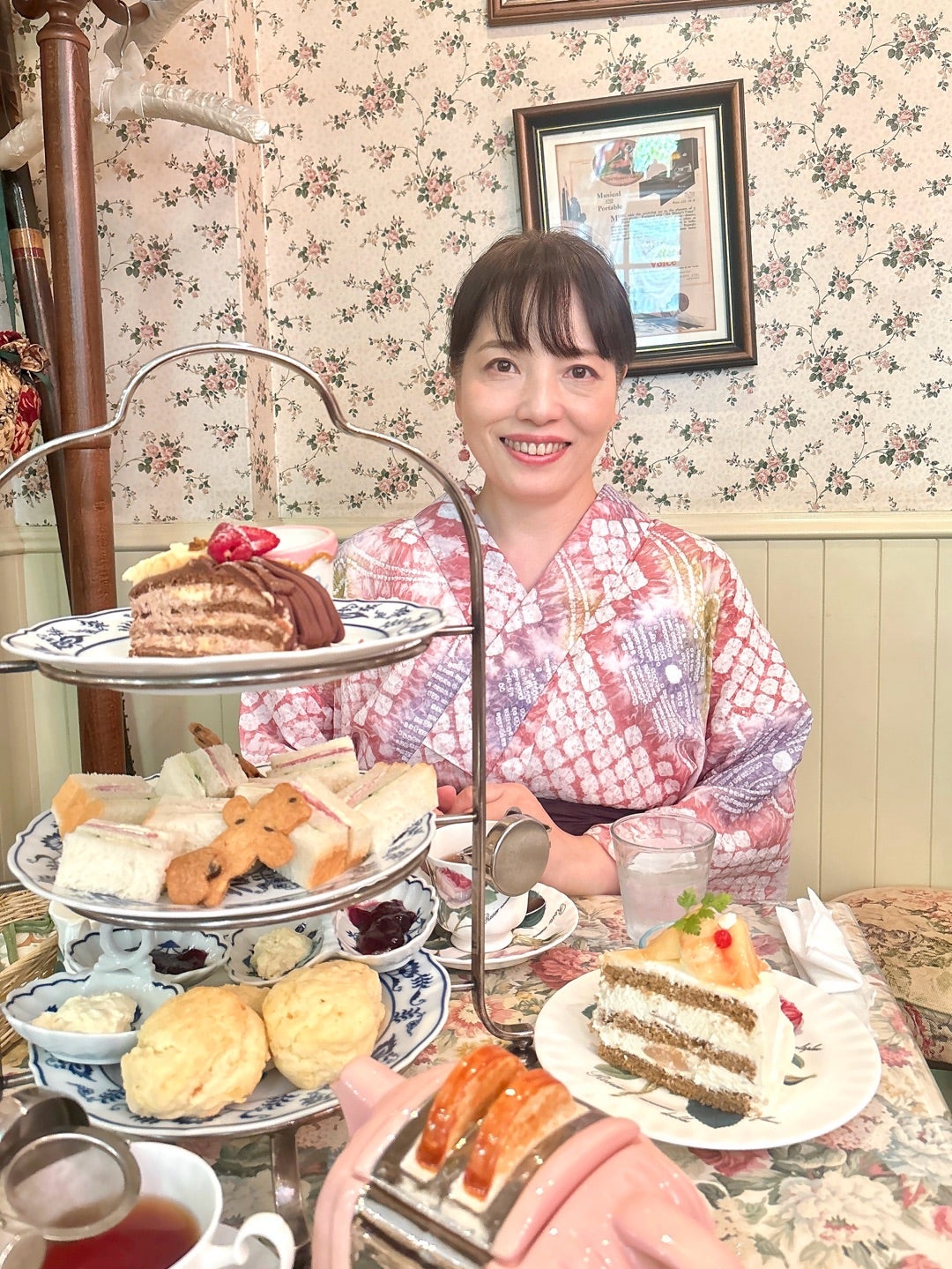 まんまイングランド！なカフェで頂くアフタヌーンティーセット オールドローズガーデン『雨ときどきパンケーキ』