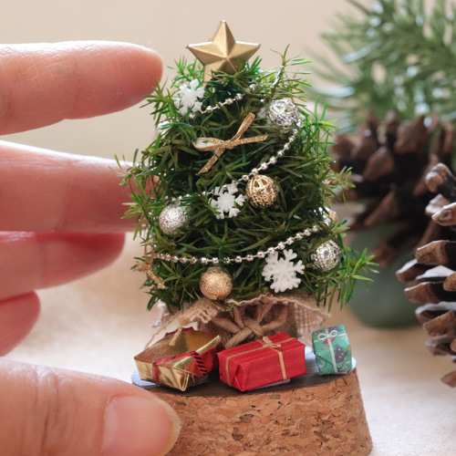 塗ってくっつけるだけ！ ほぼ100均だけでクリスマス飾りの作り方！ ミニチュア How to make miniature Christmasornaments