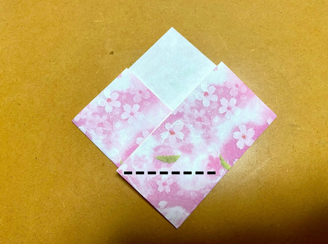 ひな祭り製作 簡単壁かけ～画用紙と折り紙だけ！各道具の名前付～