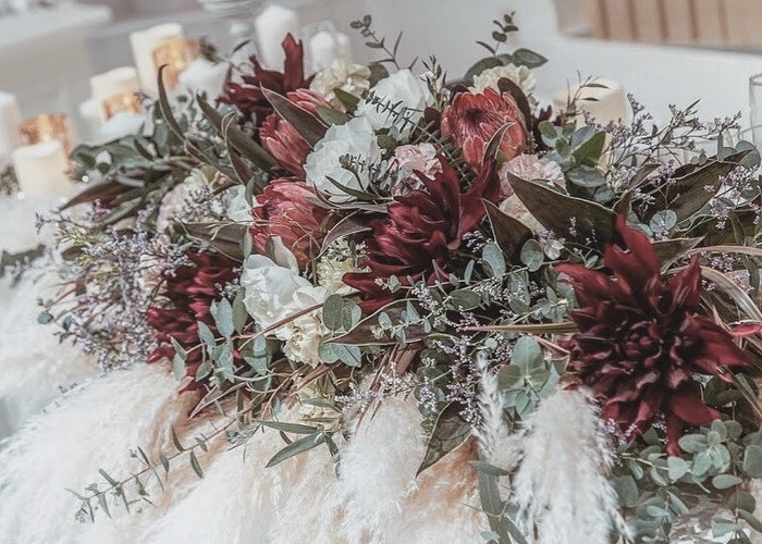 マイレポ花嫁さんから見つけた♡オシャレすぎる高砂装花10選ウェディングニュース