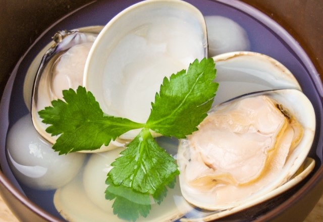 ひなまつりはまぐりと春野菜のお吸い物