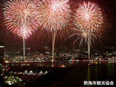 大空中ナイアガラや二尺玉が見どころ！ 熱海海上花火大会2025の日程は？ おすすめバスツアーを紹介高速バス・夜行バス・バスツアーの旅行・観光メディアバスとりっぷ