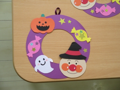 保育製作ハロウィンリース壁面製作