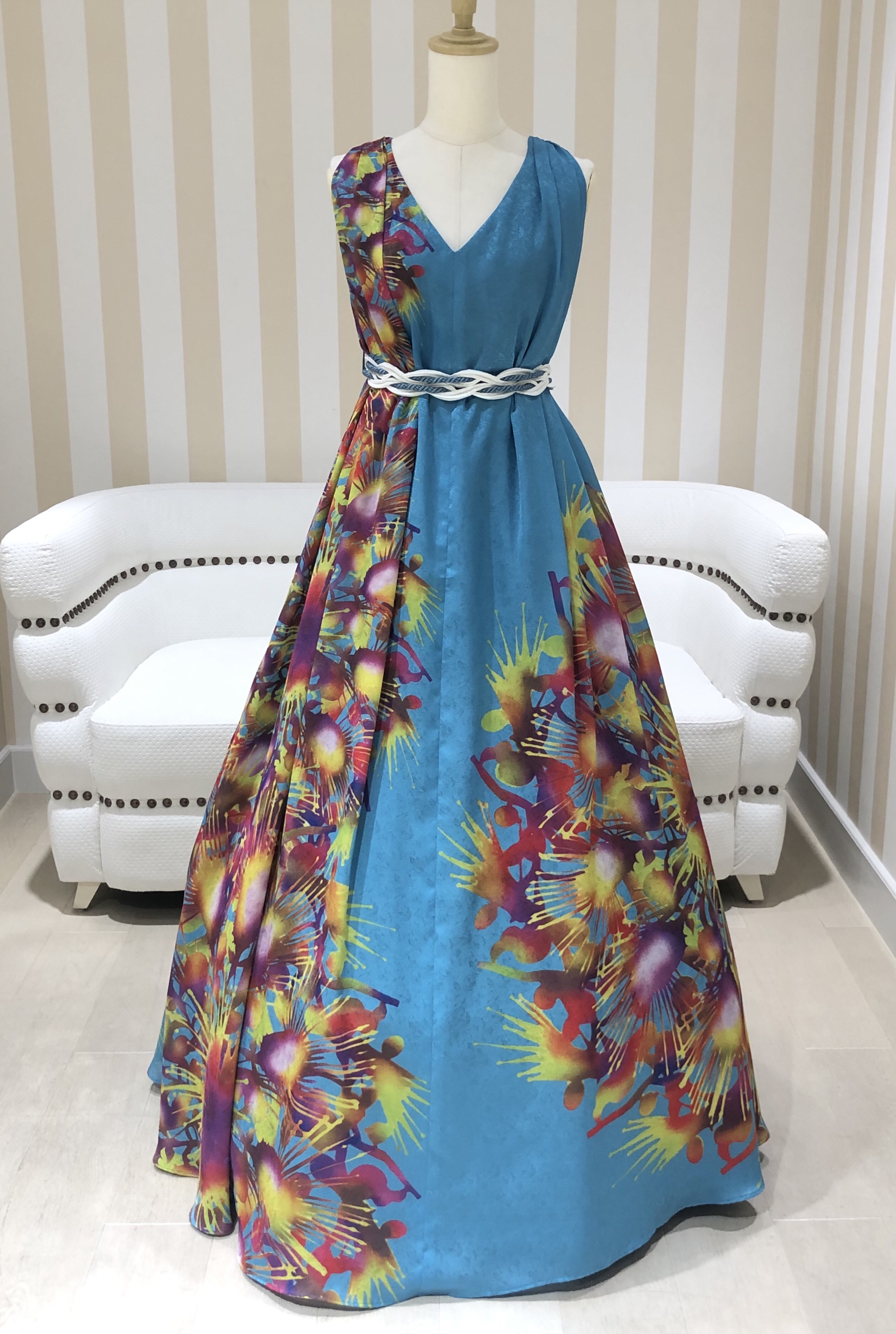 沖縄 のパーティードレス・ワンピースレンタルはパーティードレススタイル