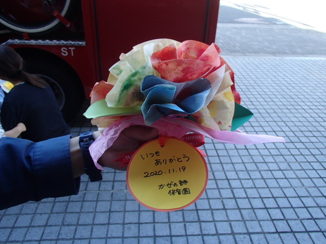 子どもと作る💕 超簡単！100均材料で素敵💖なプレゼント 敬老の日やじいじやばあばのお誕生日にいかが🥰 プレゼント手作り100均簡単