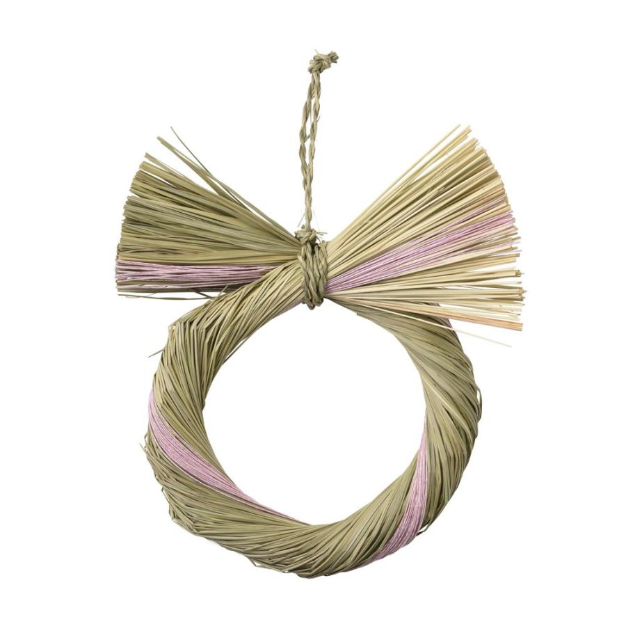 檜の天然かんなくずを利用したリースに水引をアレンジしたお正月飾り。昨年も好評で数量限定で販売中。自然の木の香りが心地よくシンプルでナチュラル感あるお飾りです。 木り絵作家 woodshavingart さんとのオリジナル商品です。woodshavingartかんなくずお正月