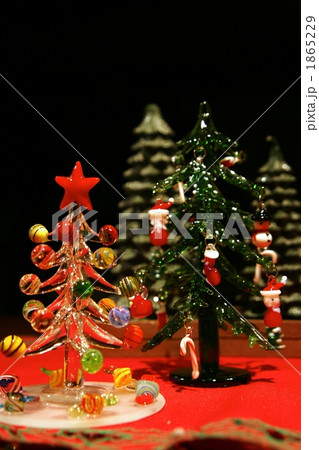 楽天市場 クリスマスツリー 卓上 クリスマス ミニ ライト ガラスカバー 電池式 飾り おしゃれ キラキラ 雰囲気満々 置物 インテリア 装飾飾り付け デコレーション お祝い ギフト 贈り物 プレゼン : musouka楽天市場店