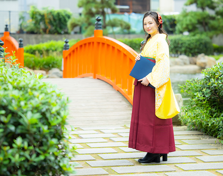 男性の成人式！袴姿を写真撮影して一生に一度の記念を残しておこう成人式の振袖レンタル・前撮りは「ふりホ」写真スタジオのスタジオアリス