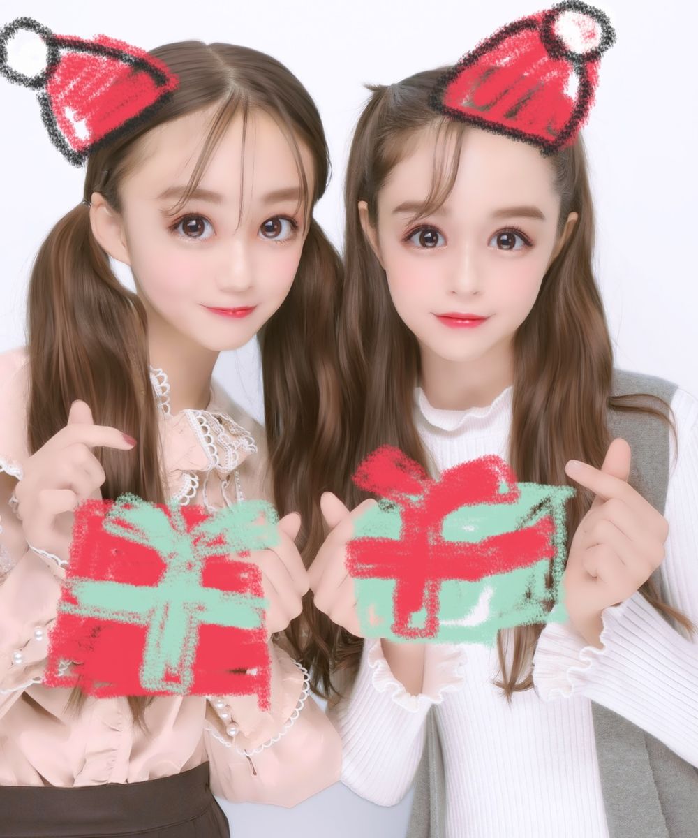 トナカイじゃじゃーんのポーズらしいよ🦌🙂‍↕️ プリ機が平成すぎて爆笑した写真は最後にあるよ👉クリスマス ハッピークリスマス楽しかった ありがとう ぷりくらぽーず ぷりんと倶楽部 プリント倶楽部 プリクラポーズ クリスマスプレゼント クリスマスプレゼント交換