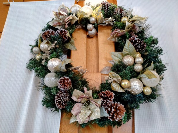 なぜクリスマスツリーはモミの木？本物のクリスマスツリーの魅力とは│クリスマスプレゼント・ギフト特集2024│イイハナ