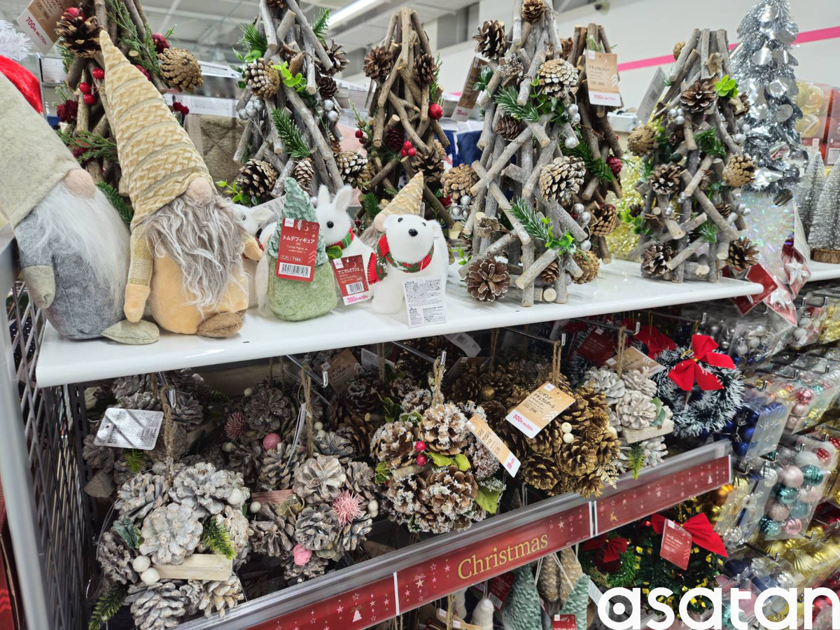 100均ダイソーの「クリスマスグッズ」2024年冬最新まとめ！置物、リースまでおすすめ11種類イチオシichioshi