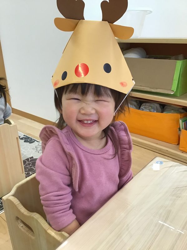 綿で雪を表現！可愛いクリスマスの帽子の作り方ほいくびより