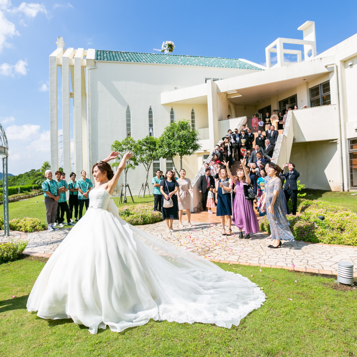 ブーケトスの代わりになる面白い演出21選！ ゲストと盛り上がるコツ結婚式場の選び方