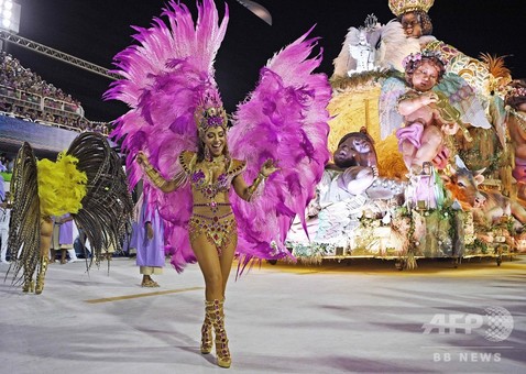 リオ カーニバル最高潮 ブラジル ２年ぶり開催 喜びのダンス沖縄タイムス＋プラス