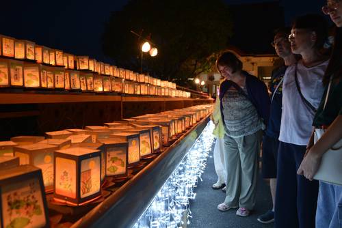 令和七年 常現寺盂蘭盆送り火灯籠流し供養 - YouTube