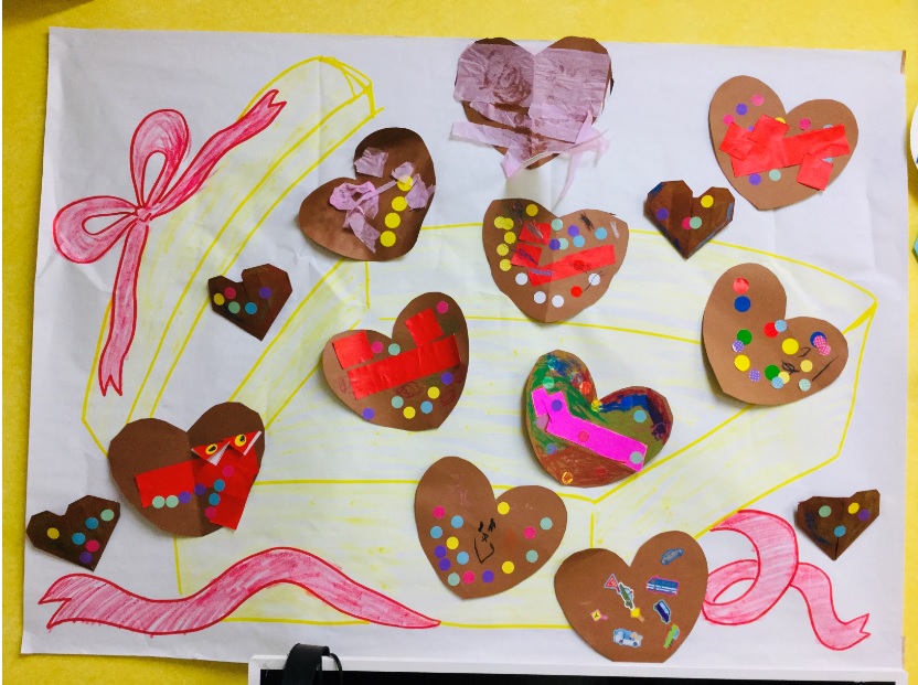 バレンタイン製作 指スタンプで可愛い、うさぎさんの壁面飾りの作り方ほいくびより