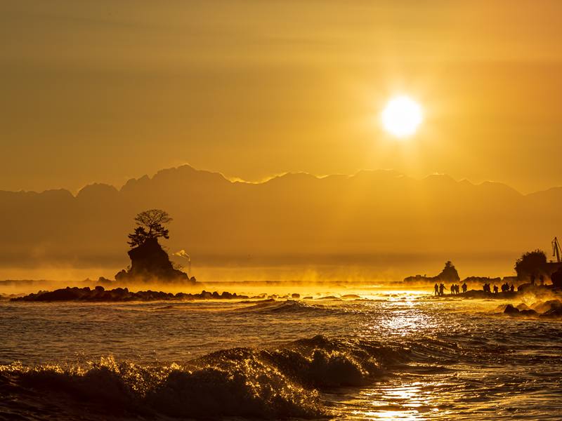 沖縄・初日の出情報 県内各地の2025年「初日の出」時刻まとめ沖縄タイムス＋プラス