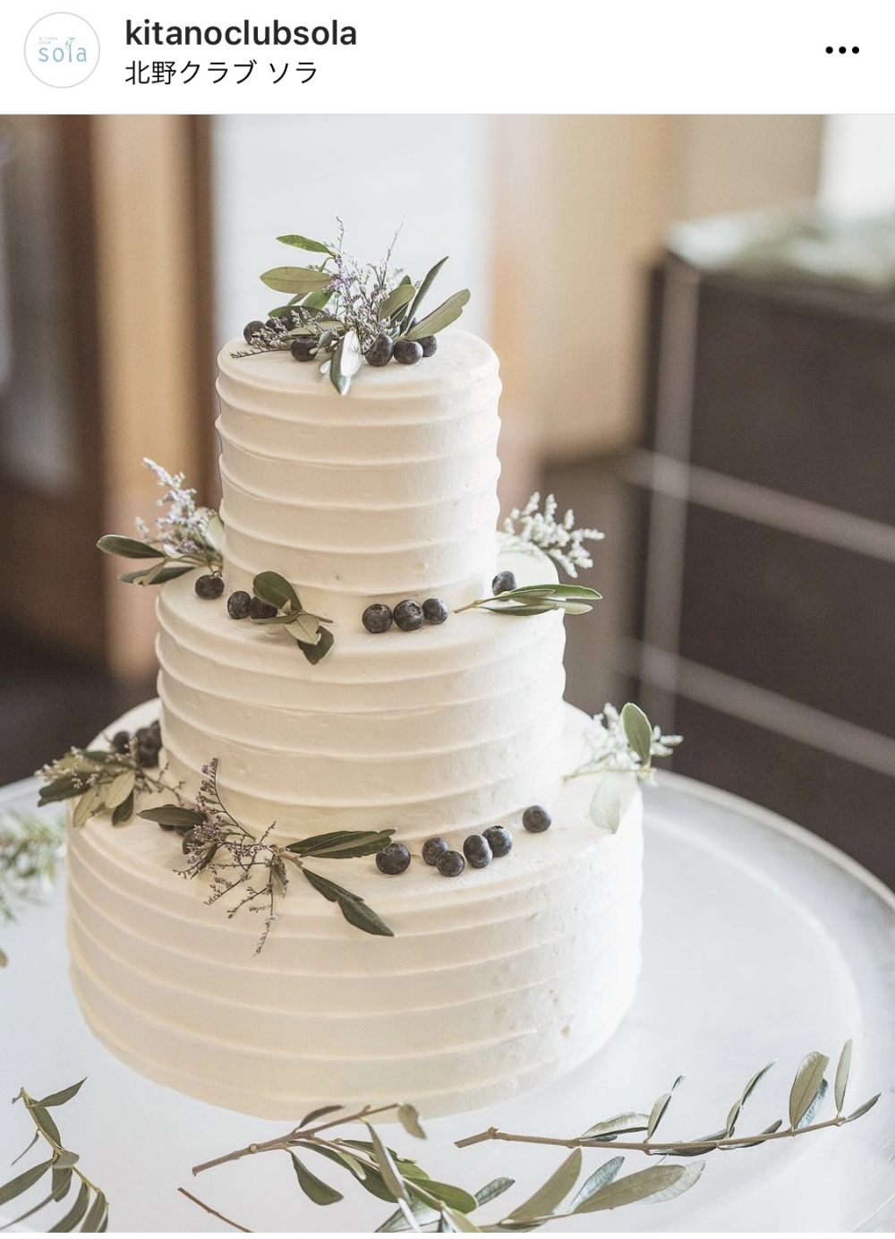 春ウェディングの参考に！お花を取り入れたおしゃれなウェディングケーキ10選「シンプル×お花」に注目してARCH DAYS