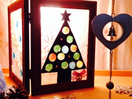 季節のかわいい飾り付け用紙工作-手作り卓上ミニクリスマスツリー図工人