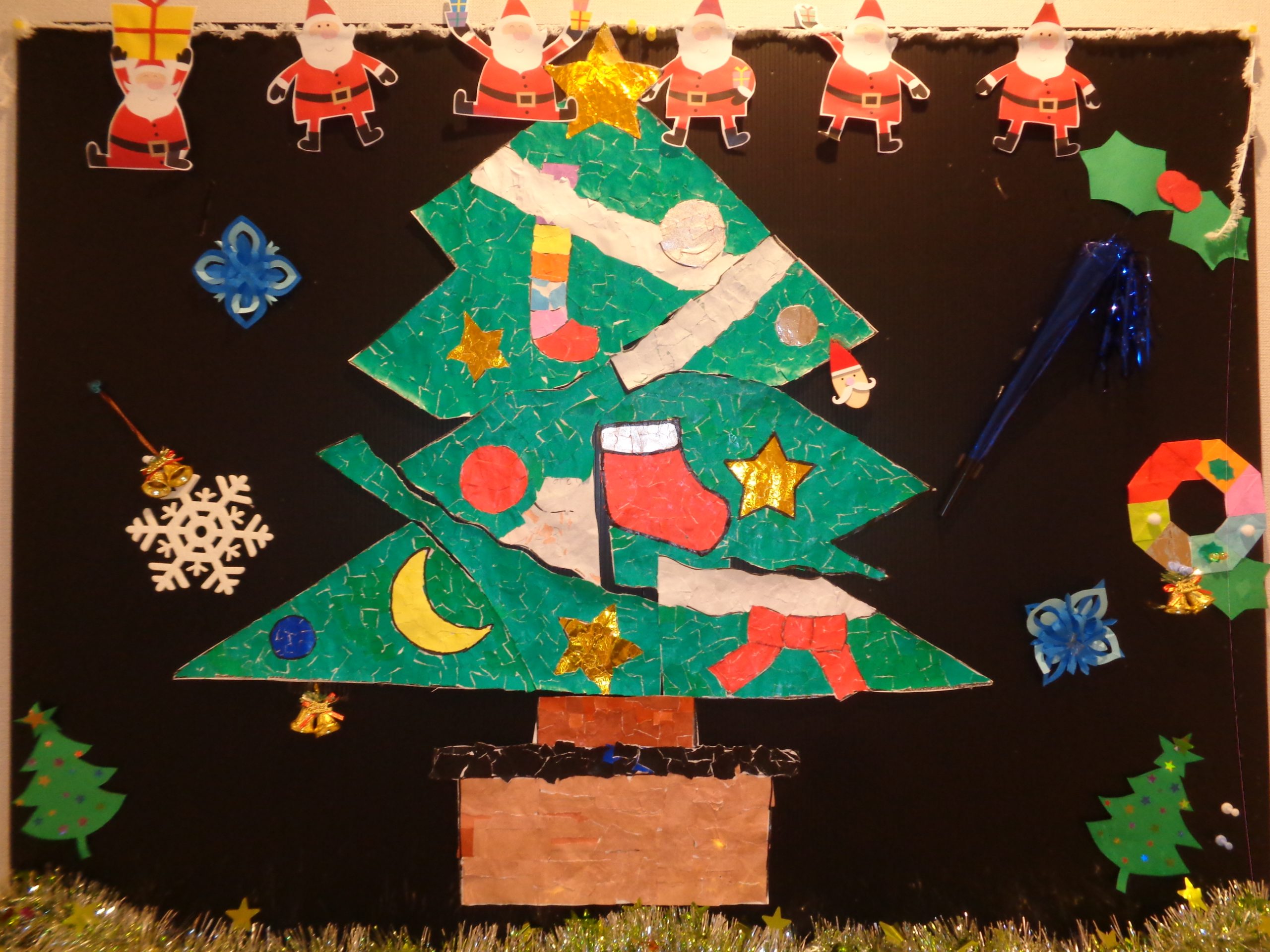 和紙ちぎり絵『プレゼントとクリスマスツリー』葉書サイズ原画 絵画 彩紘工房 通販 18485252Creema クリーマ