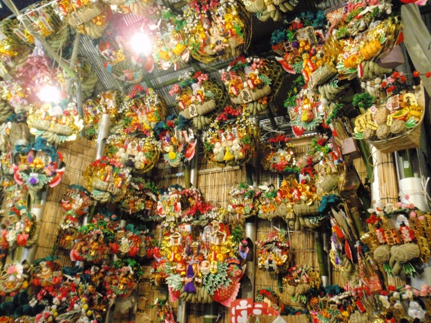 大賑わいの新宿花園神社「酉の市」―今年は「三の酉」まで – 新宿〜御苑〜四谷の旬に出会うWEBメディア『JG』公式サイト