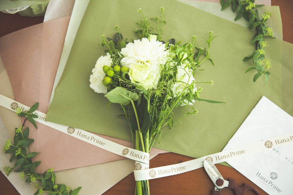 男性への花束「パルテール」 イーフローラ フラワーギフトや花の宅配、送料無料も多数