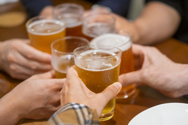 送別会の乾杯は誰に頼む？ 挨拶の順番&頼まれた人用の挨拶例文ビジネスマナーAll About