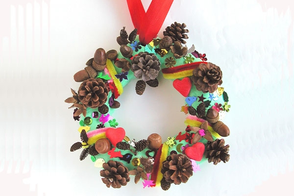 こんばんは🌝 わたこ先生です☆ 今週もどうぞよろしくお願いします🙇‍♀️♥︎ . 本日は、 4・5歳児向け☆クリスマス製作のご紹介です🎄♥︎○紐通しあり 毛糸使用 ♪ ○はさみの練習あり♪ ○パーツ貼りあり♪ ○お絵描きあり♪ ○絵の具あり♪ の内容盛りだくさんな