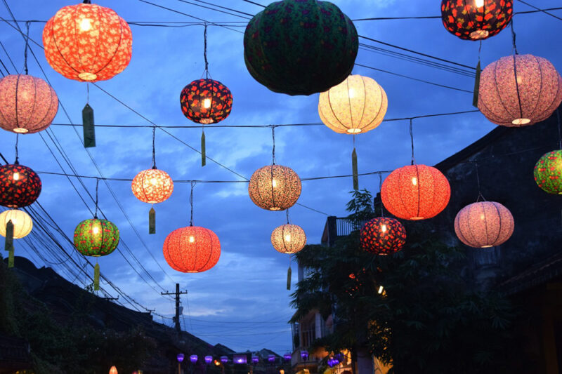 2025年 ホイアン ランタン祭り日程 - サラトラベルベトナム