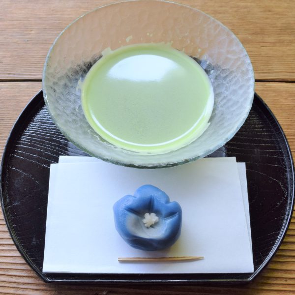 内田彩仍さんの部屋のしつらえの話「季節ごとはささやかに」暮らしとおしゃれの編集室