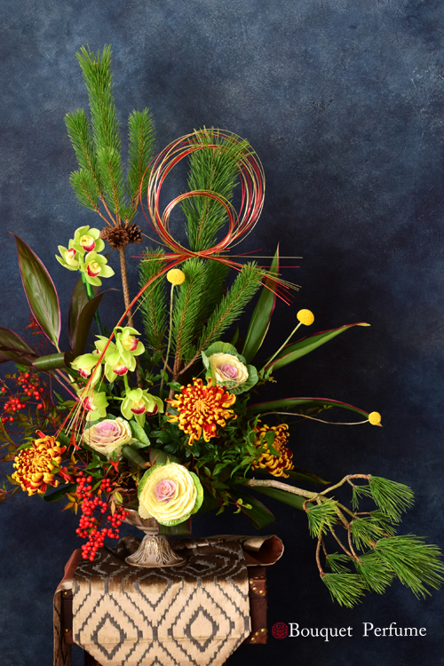 生花 松のお正月スワッグキット 金銀はなどんやキット - 花材通販はなどんやアソシエ