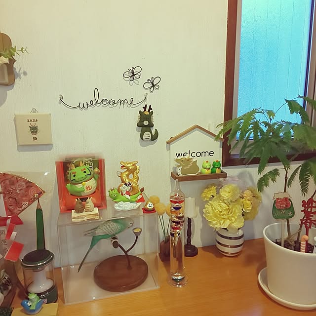 昨年完売御礼のアレ再販！！昨年発売されてすぐに完売してしまった ダイソーのクリスマスツリータペストリーが 今年も発売されましたよ🎄商品名称は ファブリックツリー今年は去年とは少しだけ デザインが違います❤️ 去年のものはここを見てね↓ダイソーの