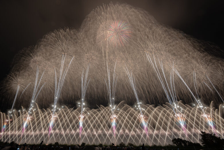 赤川花火大会2025。穴場スポットと駐車場、周辺スーパー・飲食店