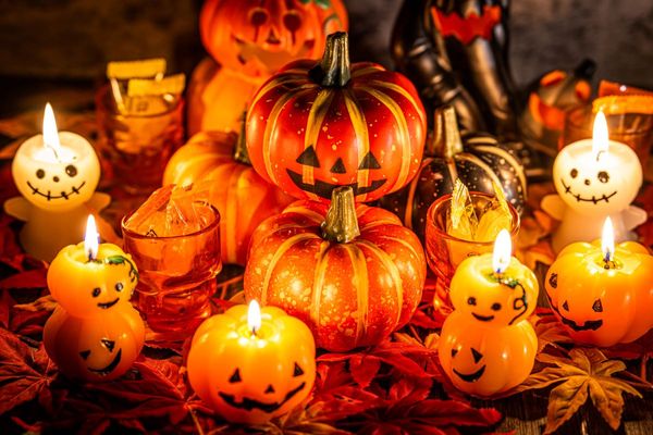 ハロウィンのコウモリや黒猫や蜘蛛の飾りの意味