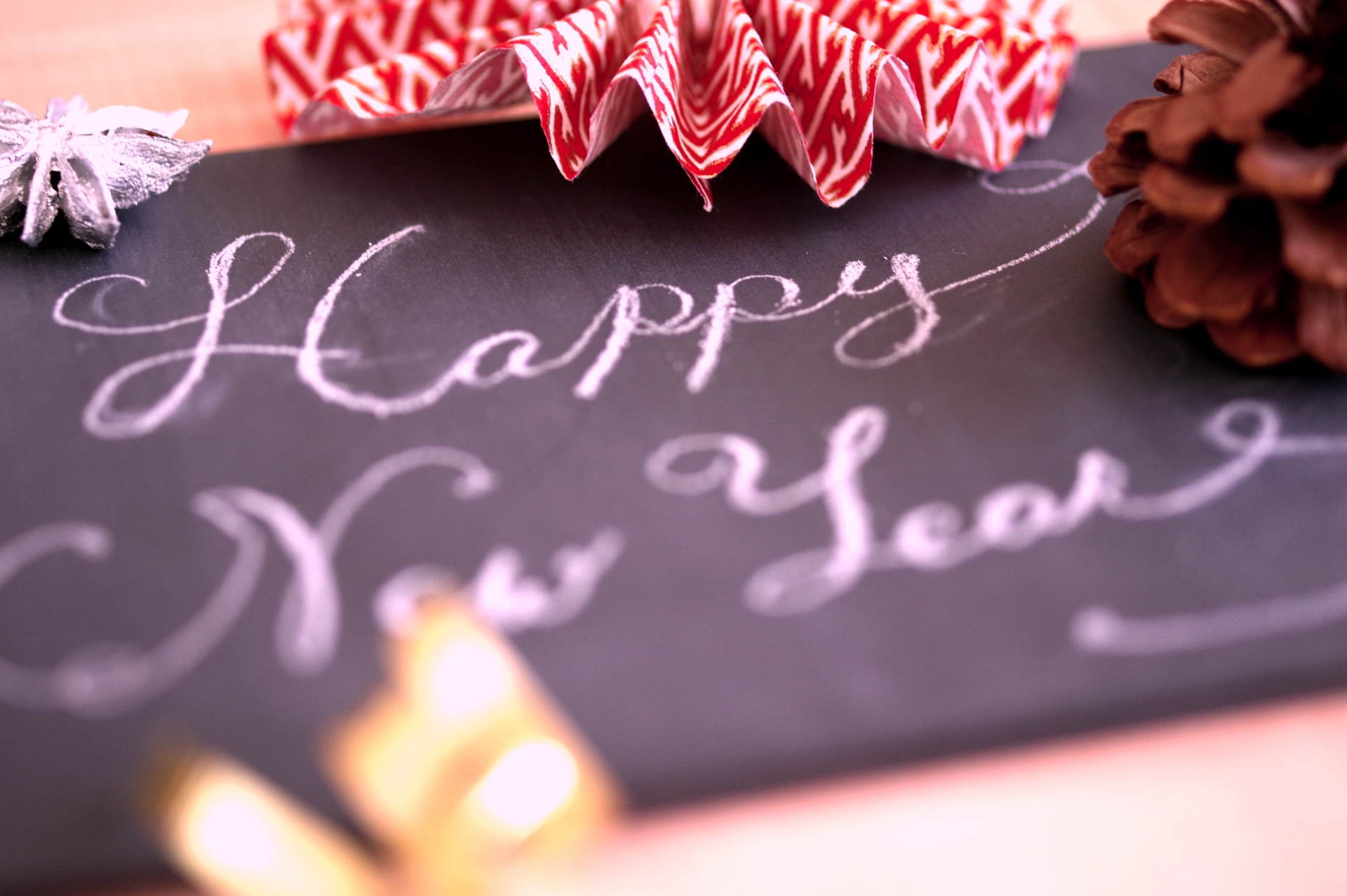 ハッピーニューイヤーの文字 No:118740│年賀状2025 令和7年・巳年・へび 無料素材