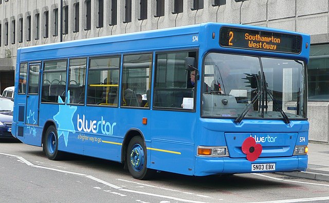 リメンバランスデーってなに？赤いポピーを付ける理由Anneのカナダライフ