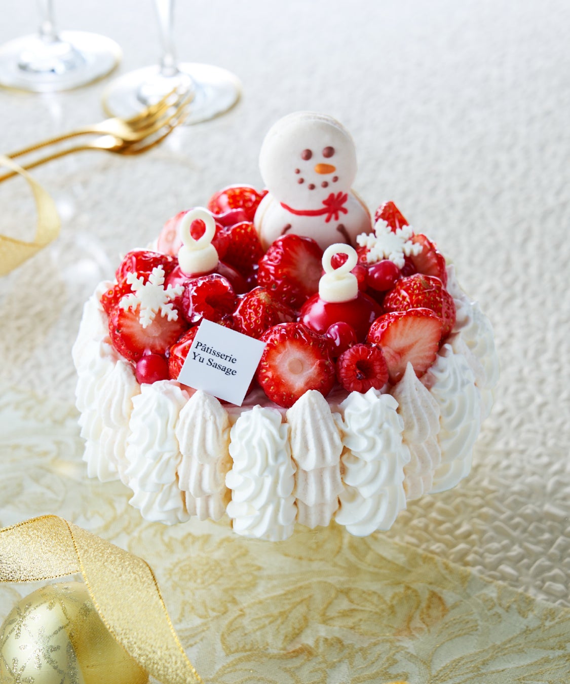 シェ・シバタ. シェ・シバタのクリスマスケーキ🎂🎄 . 三越栄店でご予約受付中❢❢ . ◉お渡し日時 12月24日 木 、25 金各日午前11時〜午後7時 . ◉お渡し場所 名古屋栄三越 7階催物会場 . ◉代金のお支払い 店頭でのご予約時に前払いでいただいております