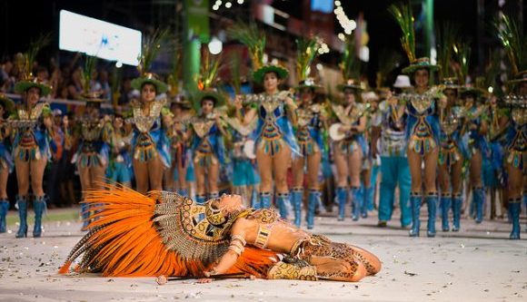 パリからエトセトラ: 秋の空の下 ブラジルのお祭り