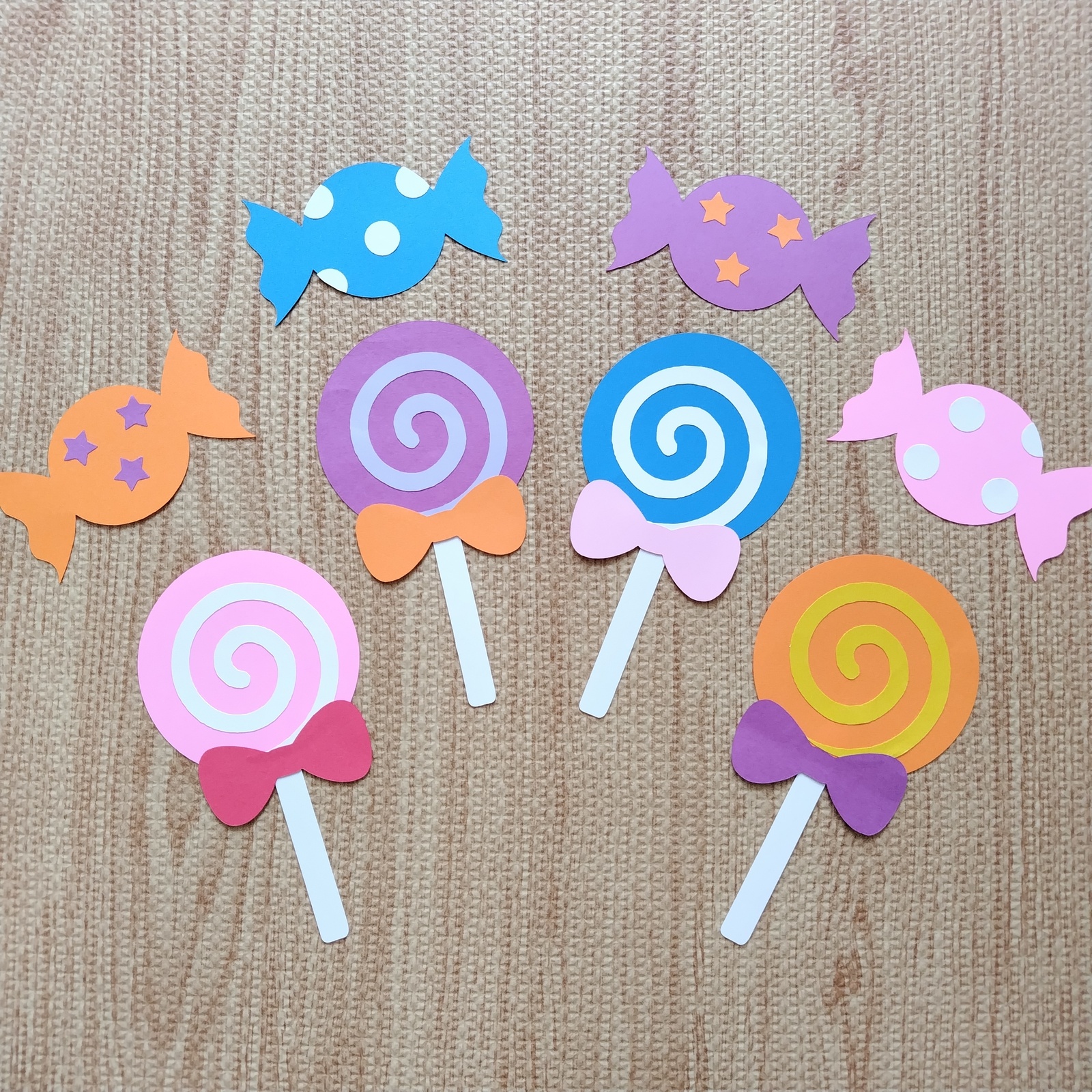 ハロウィン２ お菓子と魔女と黒猫 フェルトリース 壁面飾り 秋 ハロウィン 黒猫 魔女 カボチャ オバケ お菓子 満月 フェルト リース ハンドメイド手作り 壁掛け 壁飾りの入札履歴 - 入札者の順位