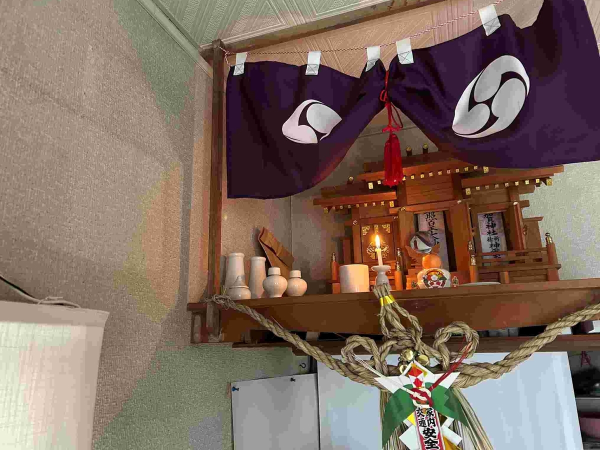 神棚はお正月にはどうすればよいのか？飾り付け・お供え物について解説小さなお葬式