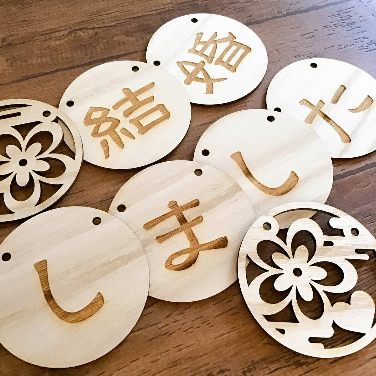 卒花さん事例 前撮りにおすすめのガーランド！作り方や写真映えするポージングと活用方法