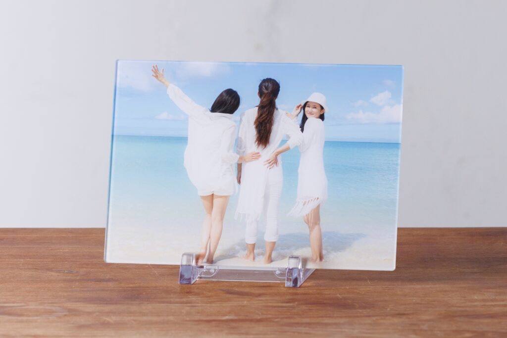 写真立て 名入れ プレゼント 敬老の日 孫 名前入り ギフト フォトフレーム プリザ ホワイト 花 プリザーブドフラワー バラ 還暦 古希 米寿祝い女性 出産内祝い 敬老の日 プレゼント ギフト 敬老 プリザーブドフラワー フォトフレーム 写真立て 孫 写真 花 まご