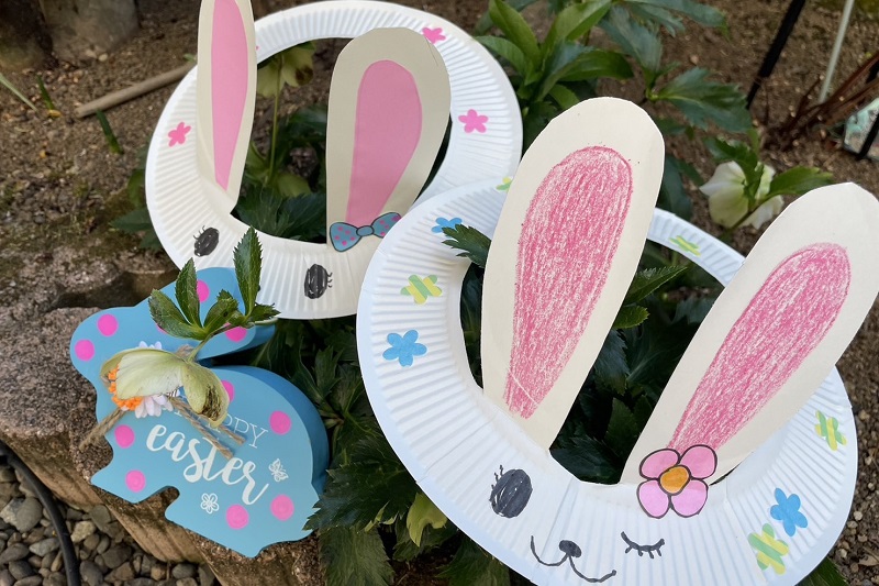 イースターたまごコロコロゲームで楽しむ高齢者レクリエーション