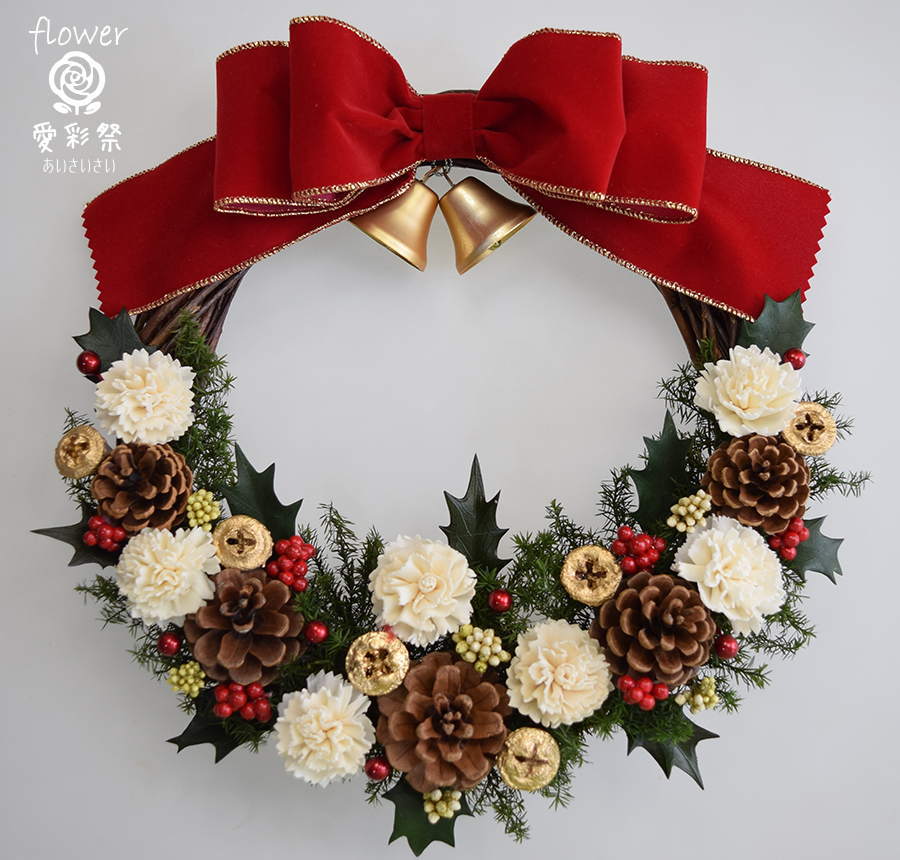 クリスマスリースの作り方♪簡単過ぎて感嘆！松ぼっくりとハンガーで