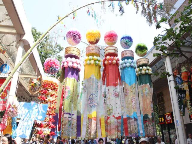 カラフルな笹飾りが素敵な「仙台七夕まつり」を楽しむためのポイントびゅうトラベル JR東日本