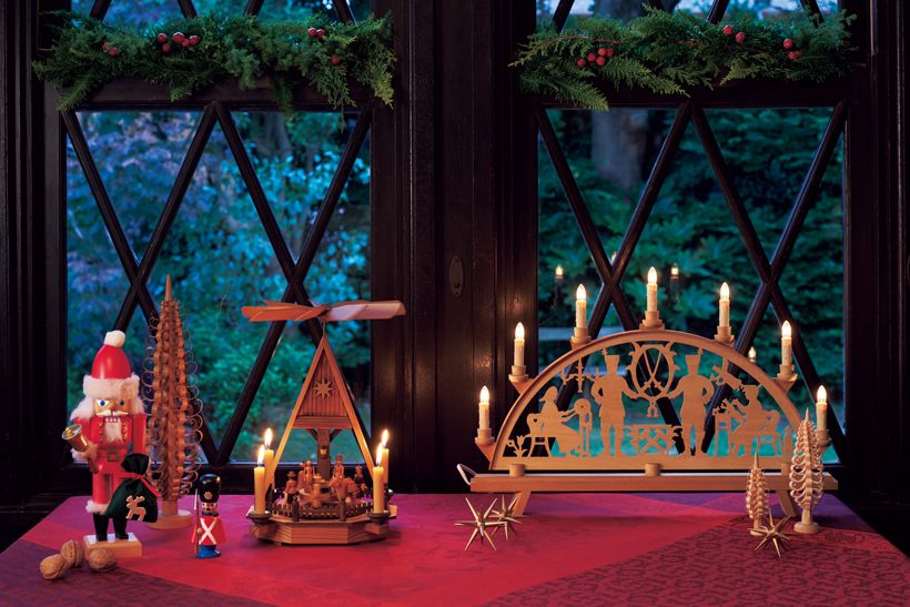 木のぬくもりを感じるドイツクーネルト社のツリーオーナメント