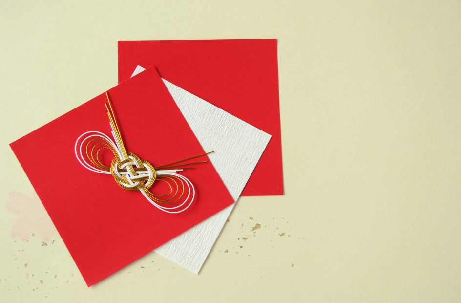 ビジネスマナーで知っておいた方が良い手土産の渡し方