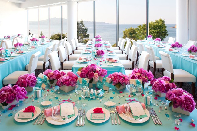 ピンクのテーブルクロスを使った披露宴コーディネート・装花特集marry マリー
