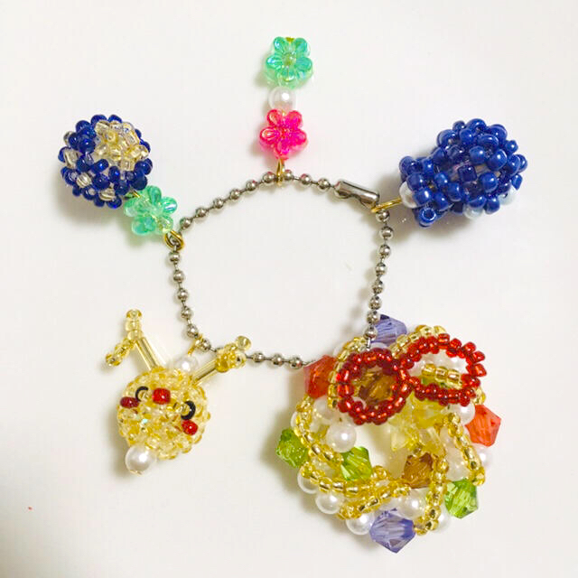 お祝いのビーズキーチェーン：手作りのクリスマスツリーチャーム、雪だるまペンダント、サンタオーナメント毎日の使用、車、電話、バッグの装飾のための軽量を￥310DHgate